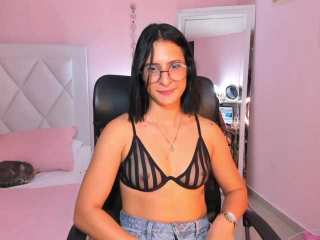 Снимки EMIILYJAMESS roll dice for hot prizes / make me vibe♥ #fit #bigass #squirt #anal #muscle #feet #company #lovense #fumadoras #Weed #drink #latina #pelinegras #tetasnormales