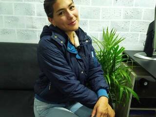 Еротичен видео чат emili-mac