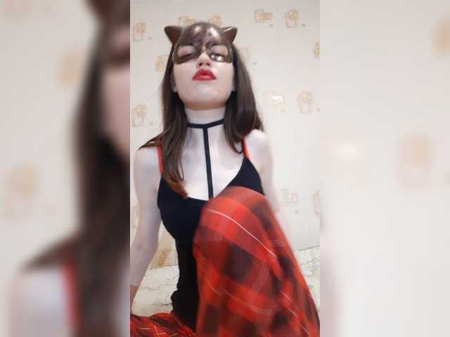 Снимки Emiliasweet88 Снять маечку--39 токенов Снять штанишки ---50 токенов Переодеться в красное нижнее белье на камеру --- 100 токенов❤ Переодеться в белое нижнее белье на камеру -- 100 токенов Шлепнуть себя по попе 5 раз --- 30 токенов Покрутиться --- 10 токенов