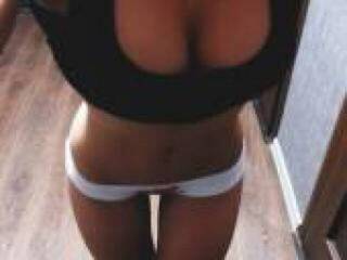 Еротичен видео чат emilidoll