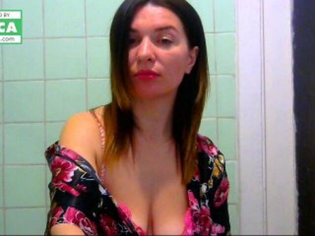 Екранни снимки на излъчване emillly