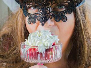 Еротичен видео чат Emily-BOOBS-