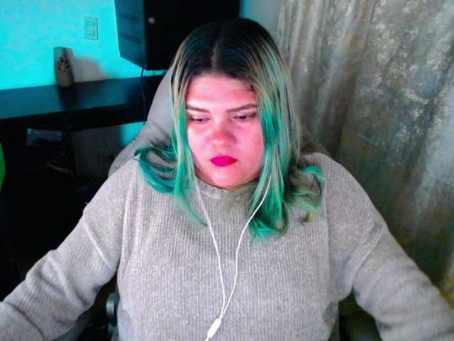 Екранни снимки на излъчване emilybaker