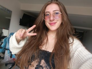 Еротичен видео чат EmilyHvn