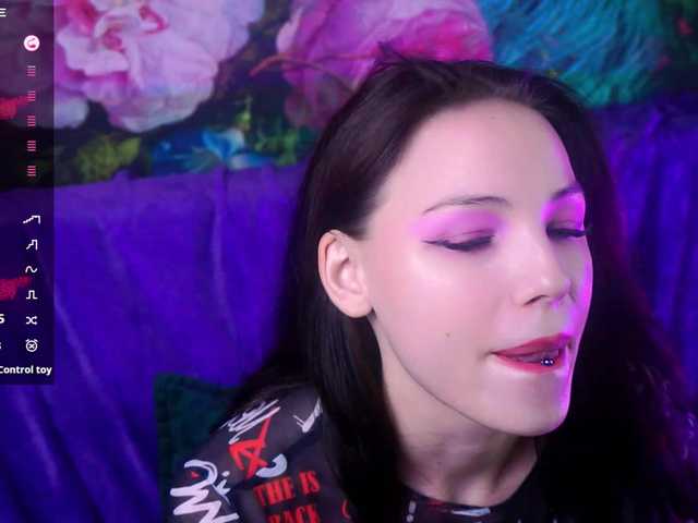 Екранни снимки на излъчване EmilyLuxxxury