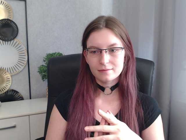 Снимки EmmaHeart #chat #flirt #instructions #joi #cockrate #dirtytalk #domination #non-nude #teaser #roleplay #mistress #feet #armpits