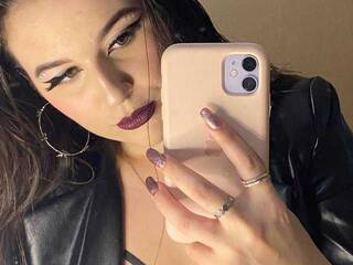 Еротичен видео чат EmmaNeuman