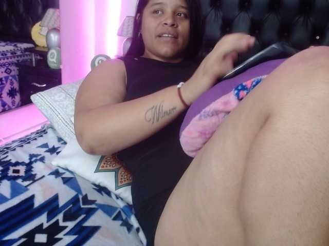 Екранни снимки на излъчване EmmanuelleBBW