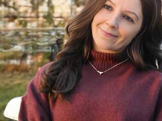 Еротичен видео чат Emmie-Lise