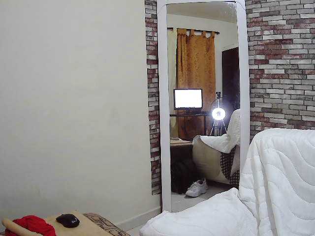 Екранни снимки на излъчване EmmiNice