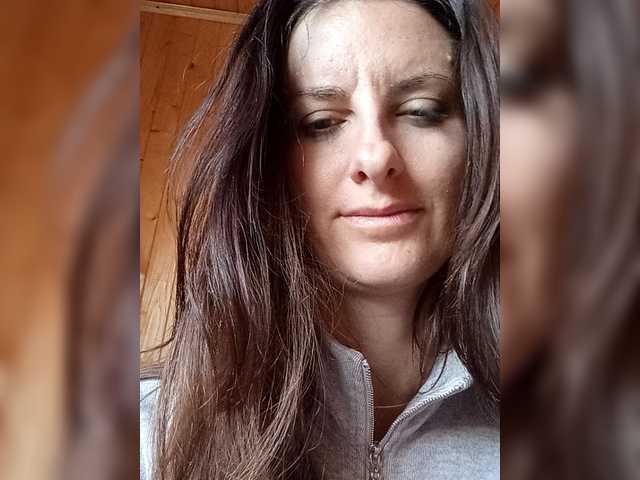 Екранни снимки на излъчване Erine9900