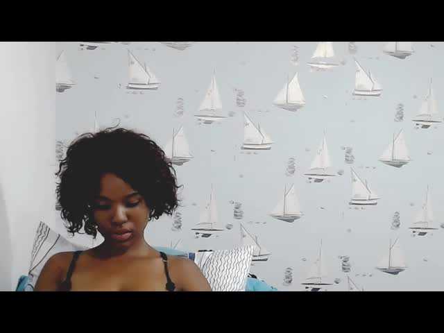 Екранни снимки на излъчване eroticcoco