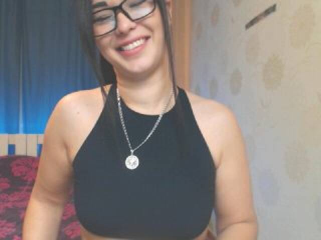 Екранни снимки на излъчване Erotishnaya