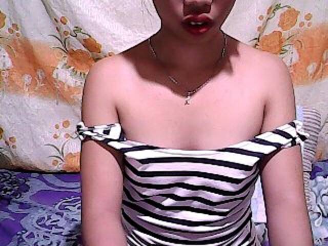 Екранни снимки на излъчване AlwaysHORNY18