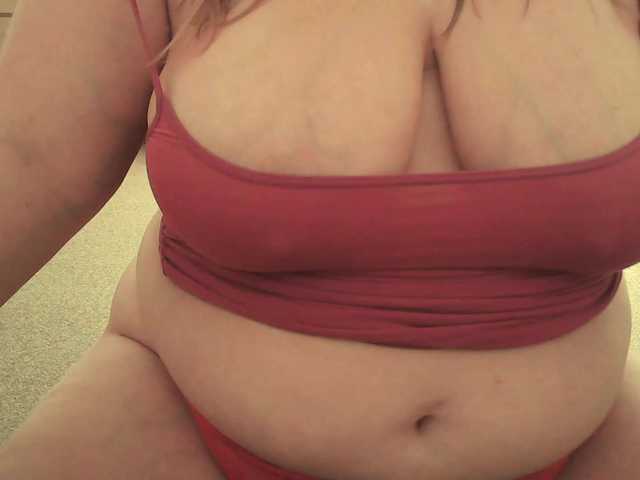 Снимки Europeankitty Show boobs when my goal is reached :) #chubby #bbw #bigboobs #new #milf