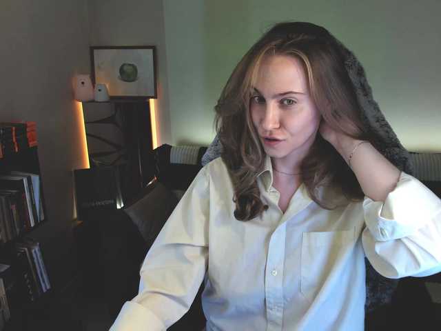 Екранни снимки на излъчване Adamova_Eva