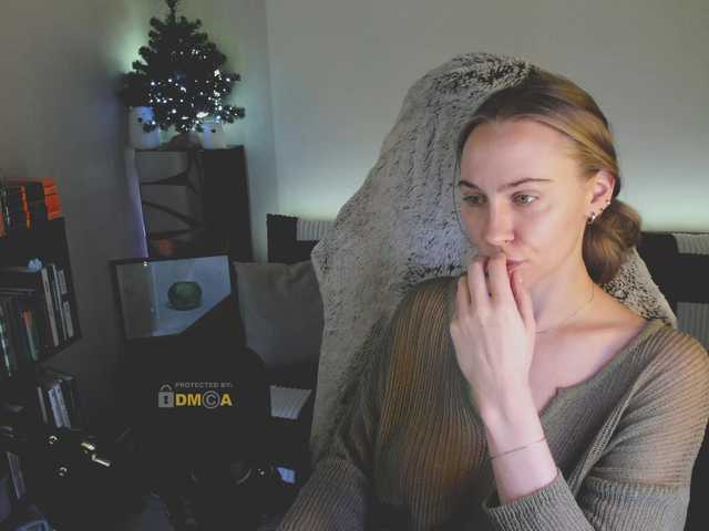 Екранни снимки на излъчване Adamova_Eva