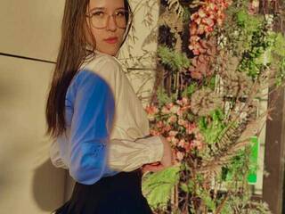 Еротичен видео чат NickyColienc