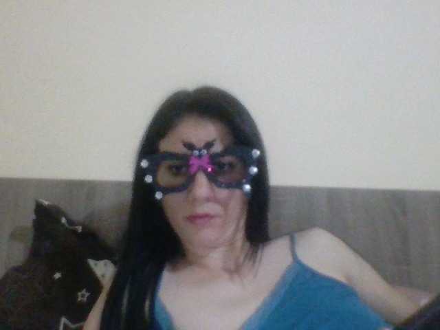 Екранни снимки на излъчване Evelynevasara1