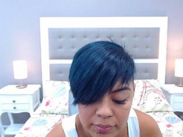 Екранни снимки на излъчване EvelynOwens