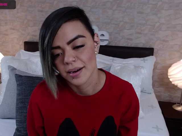 Екранни снимки на излъчване EvelynOwens