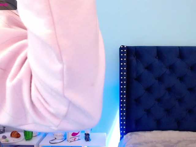 Снимки EvelynTomson 'CrazyGoal': let's play and enjoy my delicious juices ♥ at ride dildo + squirt #squirt #pussy #daddy #18 #teen @ 299