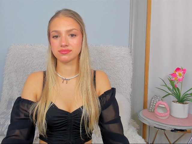 Снимки EvetteCute hey love ! do u want spend time with me anymore? #young #horny #tits #naughty #bigass #feet #femdom #findom #hot #teen #naughty #lovense #cei #joi #blonde #c2c #cute