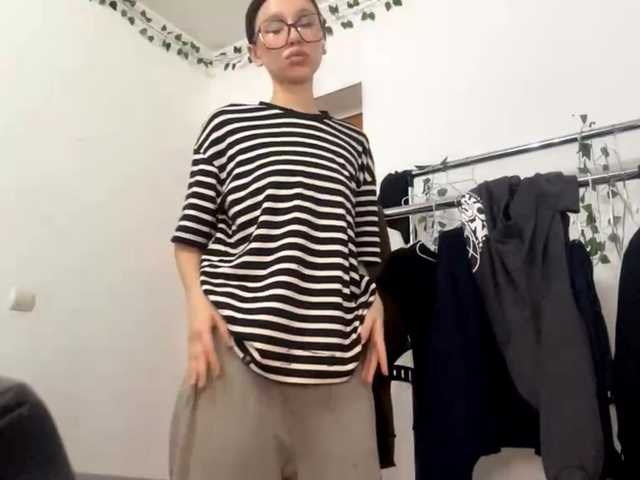 Екранни снимки на излъчване EvonneHeally