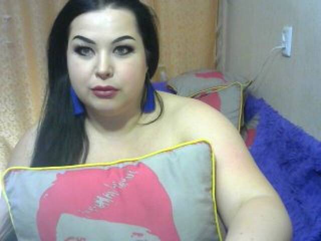 Екранни снимки на излъчване MayamiHot