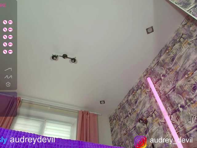 Екранни снимки на излъчване AudreyDevil