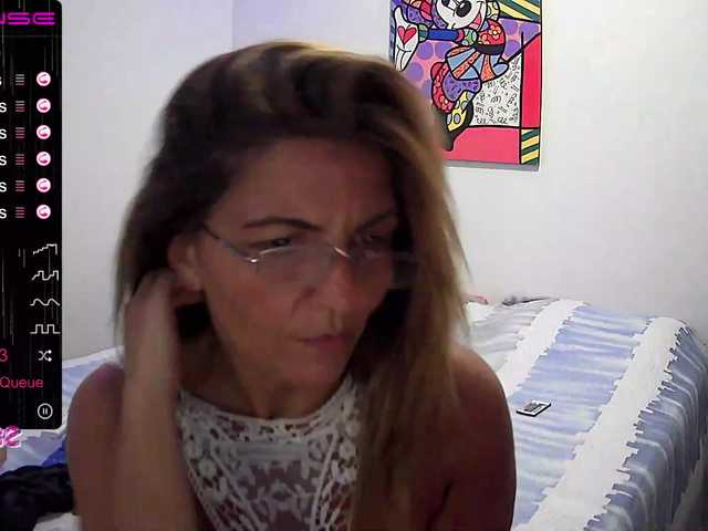 Снимки Carolain39 Come on guys I started my show in private I want you in here