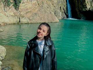 Еротичен видео чат Flora-69