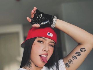 Еротичен видео чат Gangster-girl