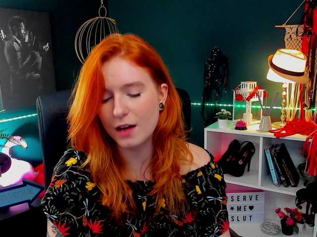 Снимки GigixCHARM Hi loves! #redhead #mistress #joi #cei #sph #cuckold #cbt #tease #buzz #rate Ask me for open mic! X