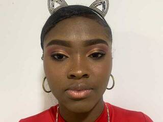 Еротичен видео чат GirlQueen