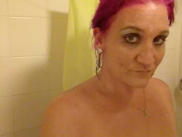 Екранни снимки на излъчване Glittermo