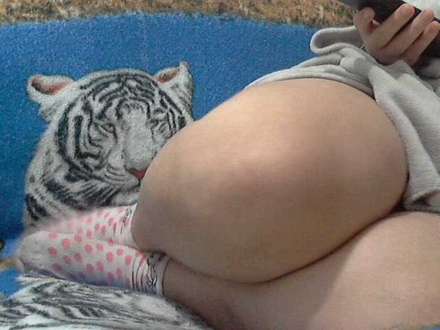 Снимки Bigbutt1000 with 10 tokens I'll show you my ass and tits here or call me private it will be very tastymy exuberant is ready here to enjoy