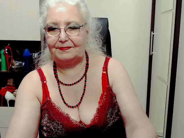 Екранни снимки на излъчване GrannyWants