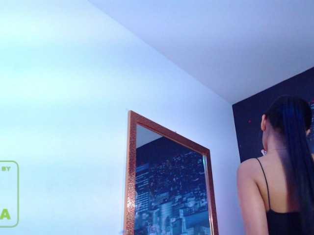 Снимки hailyscot hello welcome to my living room #IamColombian #21years #brunette #longhair #naturalbody #single #height1.58 my god # blackeyes #smalltits