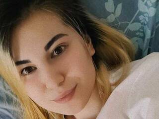 Еротичен видео чат HanAmi999