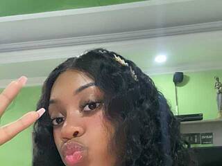 Еротичен видео чат Hannan-baker