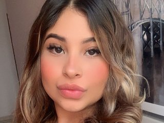 Еротичен видео чат Hannathompson