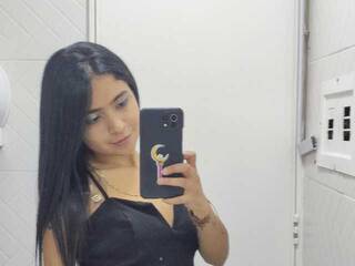 Еротичен видео чат HelenaCyrus