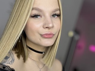 Еротичен видео чат Holyidol