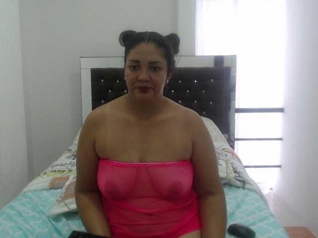 Снимки Honey-Girl-km Hey guys ask me for my hot pictures at goal i play with my wet pussy #latin #dildo #bigtits #deliciuspussy