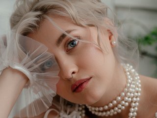 Еротичен видео чат HoneyCherry