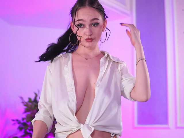 Екранни снимки на излъчване HotSkinnyX