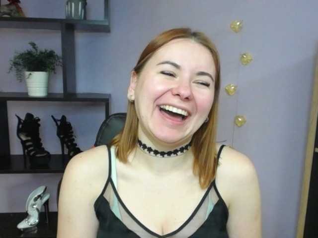 Екранни снимки на излъчване hottiexLayla