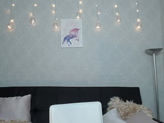 Екранни снимки на излъчване ImCharlotteX