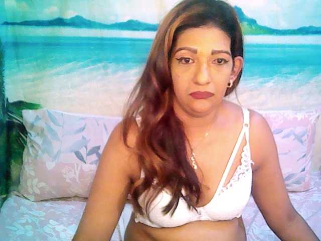 Снимки Indianaqua tip and get my toy vibing as i slowly undress for u guys